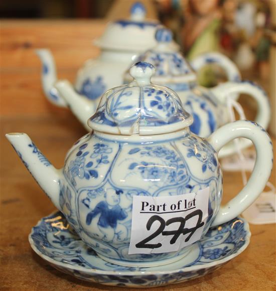 Chinese hexagonal bulbous teapot, two other blue and white teapots & a saucer dish (a.f)